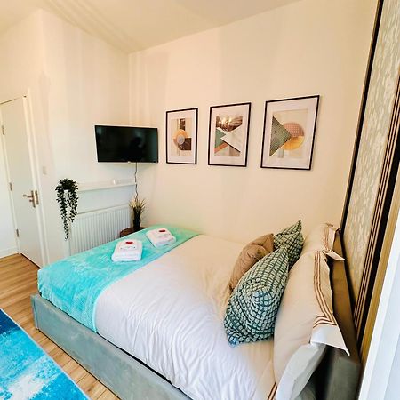 R2 - Elegant Private Room Opposite Queen Elizabeth Hospital - Harborne Birmingham Exterior photo